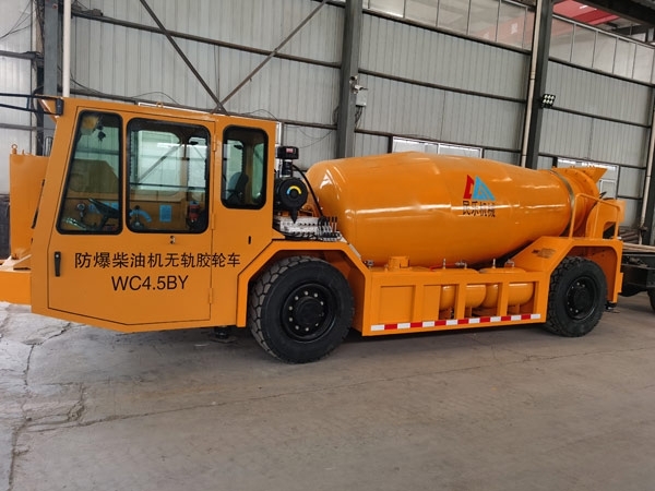 礦用濕噴臺(tái)車(chē)，礦用混凝土泵，礦用攪拌機(jī)發(fā)貨