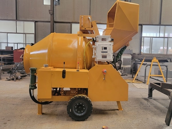 礦用濕噴臺(tái)車(chē)，礦用混凝土泵，礦用攪拌機(jī)發(fā)貨